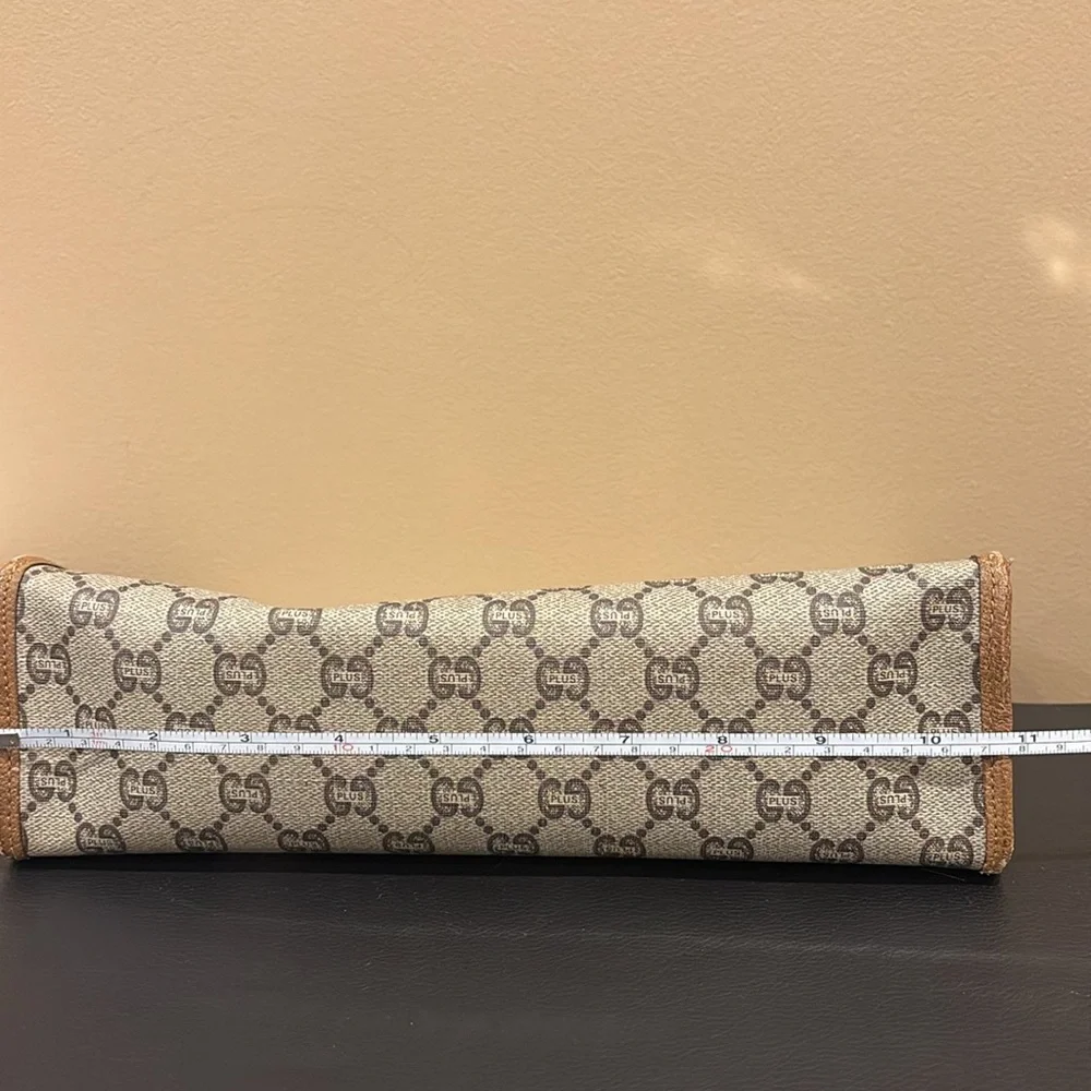 Gucci Supreme Plus Vintage Toiletry Pouch - Picture 3 of 12